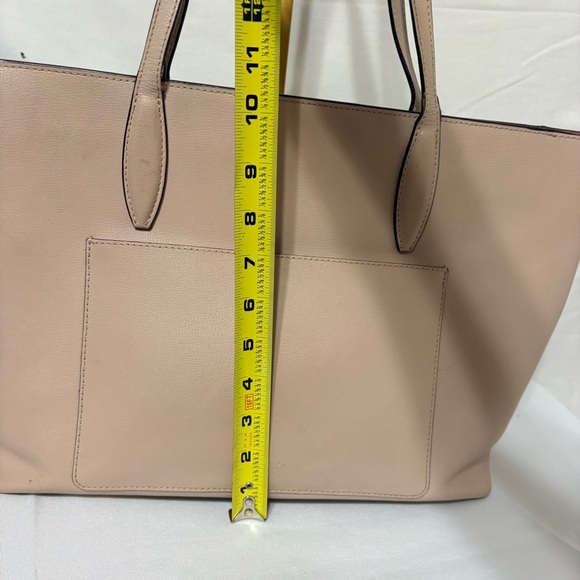 Kate Spade Adel large tote bag in refined grain leather in beige. - Picture 6 of 11